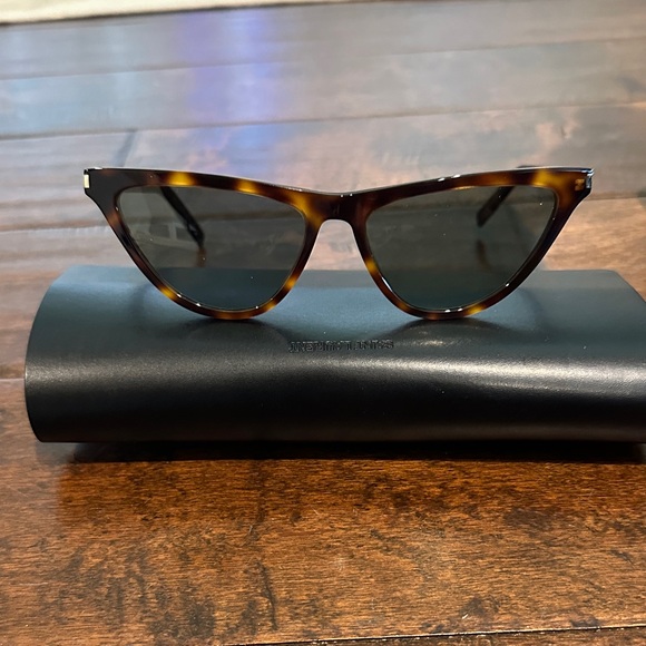 Yves Saint Laurent Tortoise Shell cat eye Sunglasses - Picture 1 of 4
